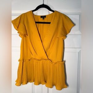 milk & honey Mustard Chiffon Pleated Ruffle V-Neck Short Sleeve Blouse M